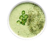 Рецепта Крем супа от броколи с целина, картоф и заквасена сметана